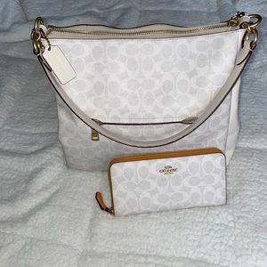 Coach Shay Signature